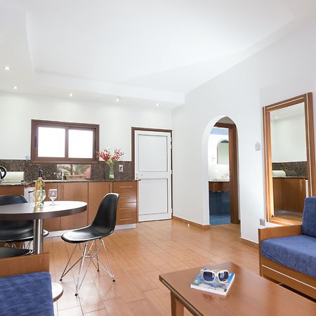 Loutsiana Deluxe Apts ไอยานาปา ภายนอก รูปภาพ