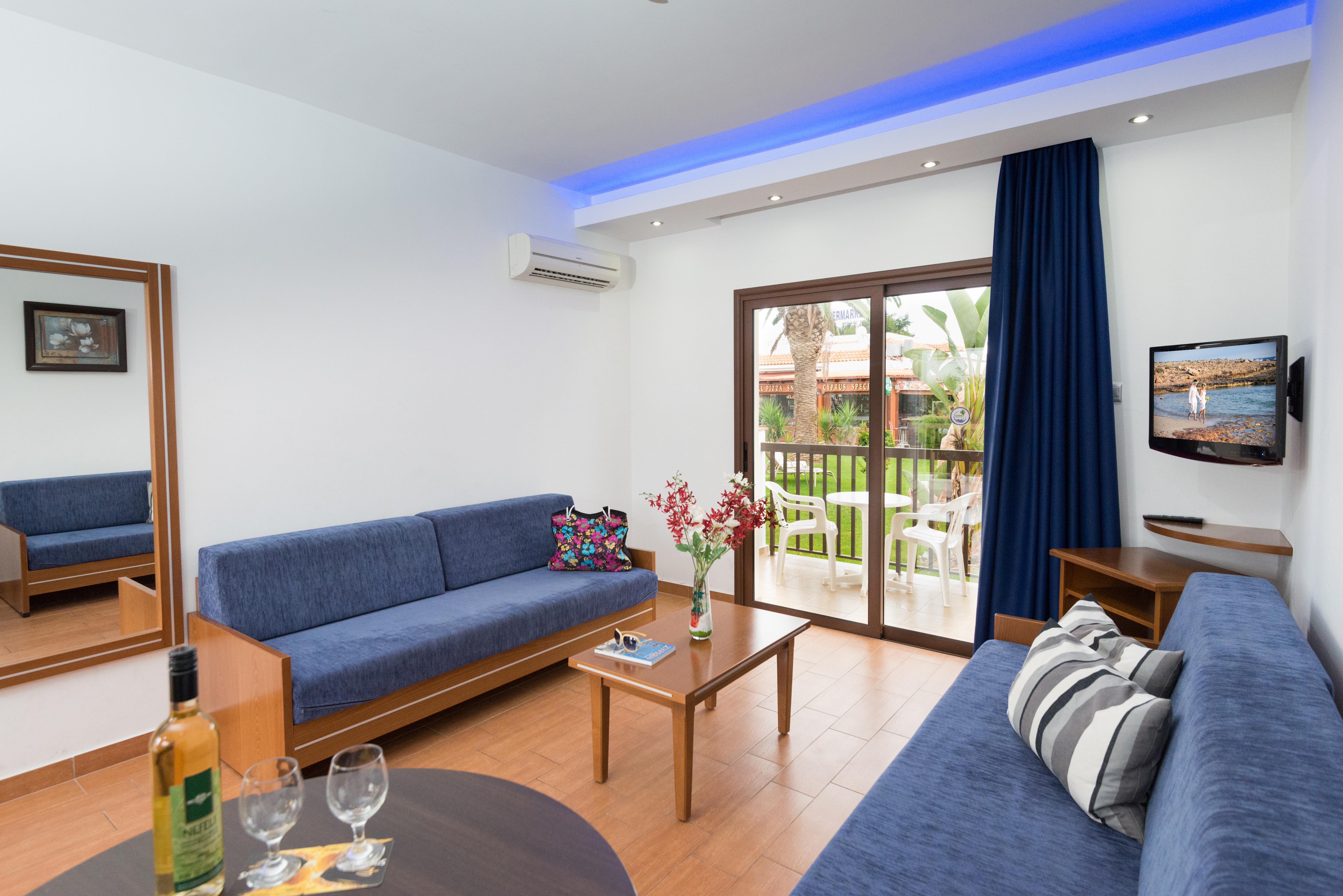 Loutsiana Deluxe Apts ไอยานาปา ภายนอก รูปภาพ