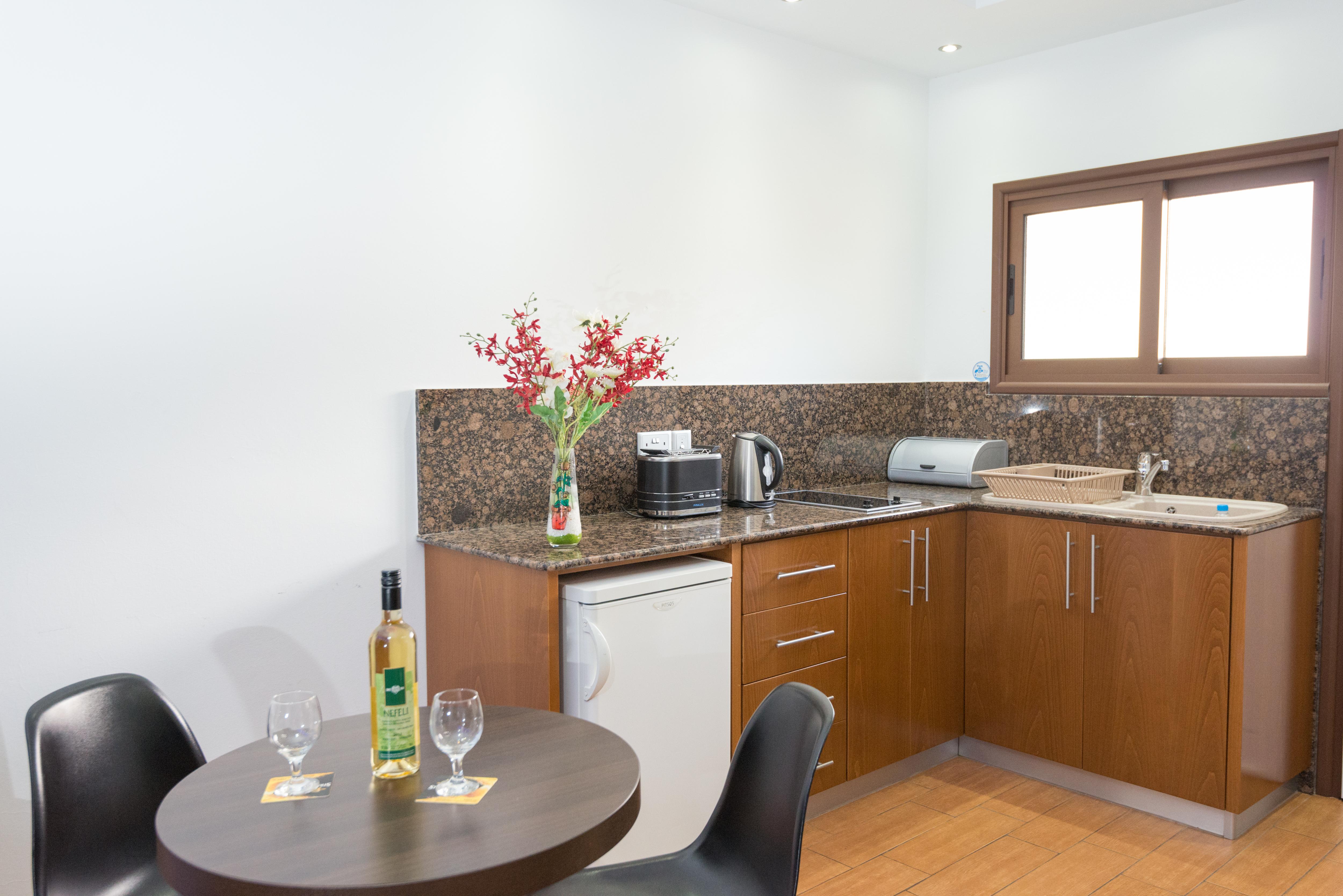 Loutsiana Deluxe Apts ไอยานาปา ภายนอก รูปภาพ