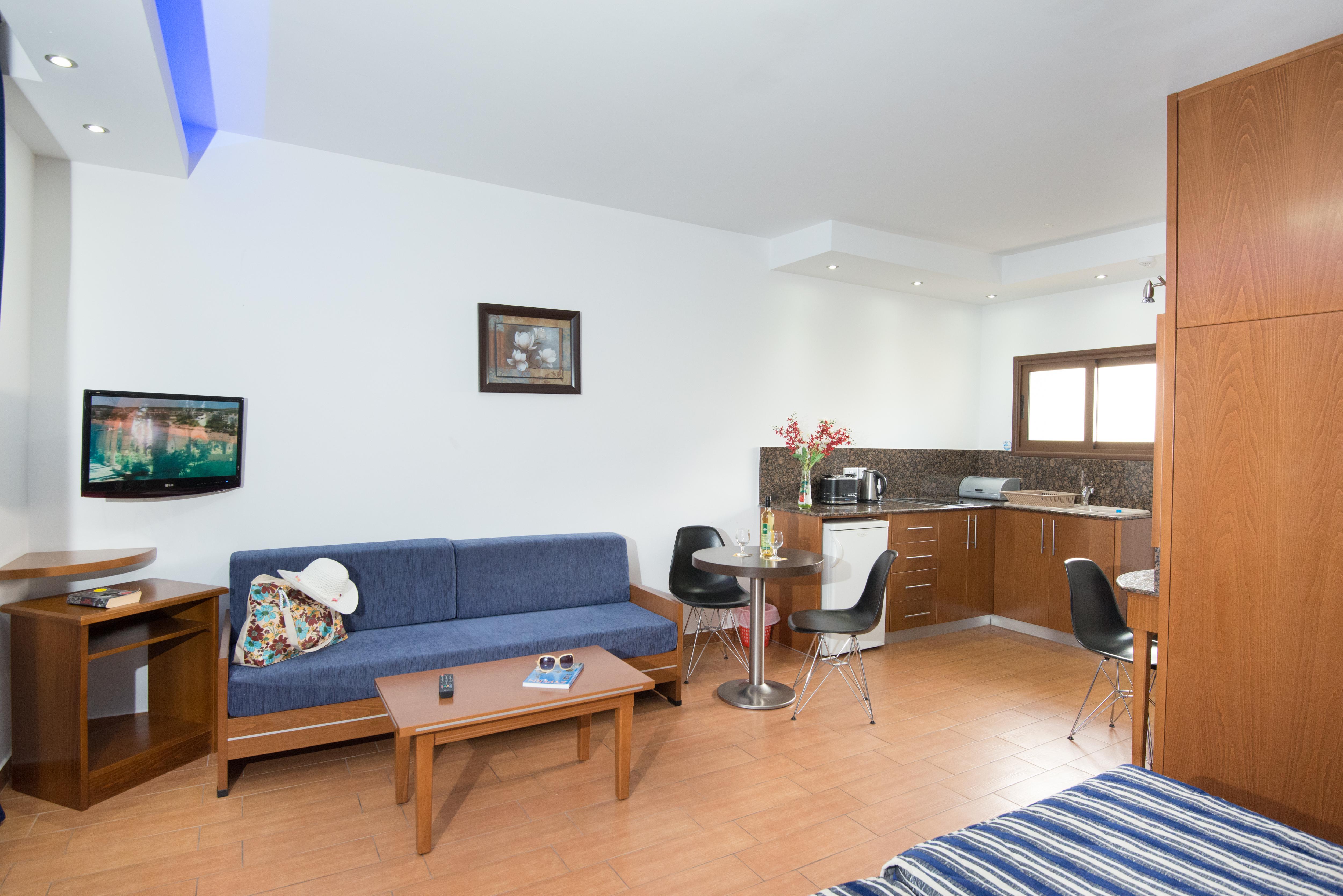 Loutsiana Deluxe Apts ไอยานาปา ภายนอก รูปภาพ