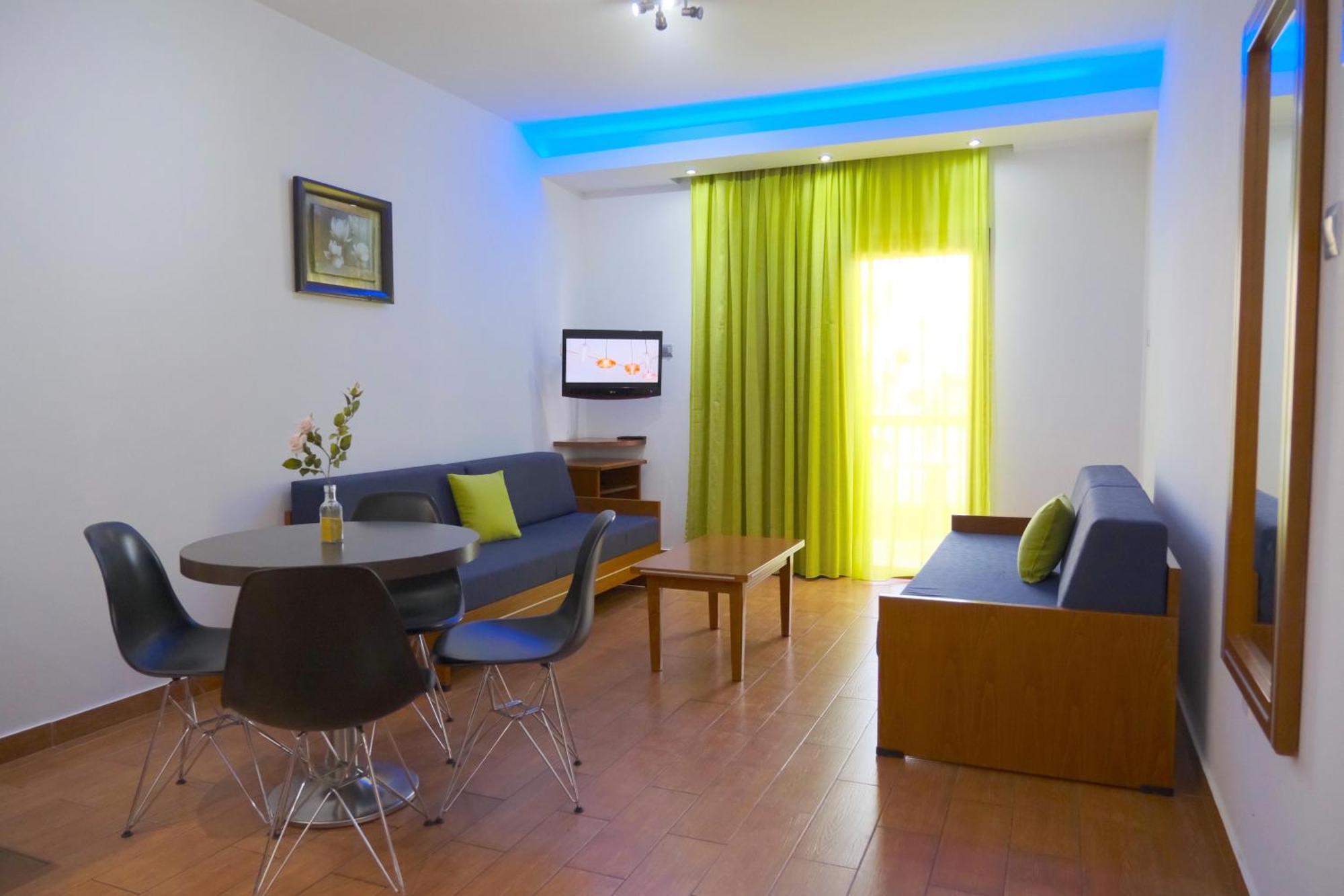 Loutsiana Deluxe Apts ไอยานาปา ภายนอก รูปภาพ