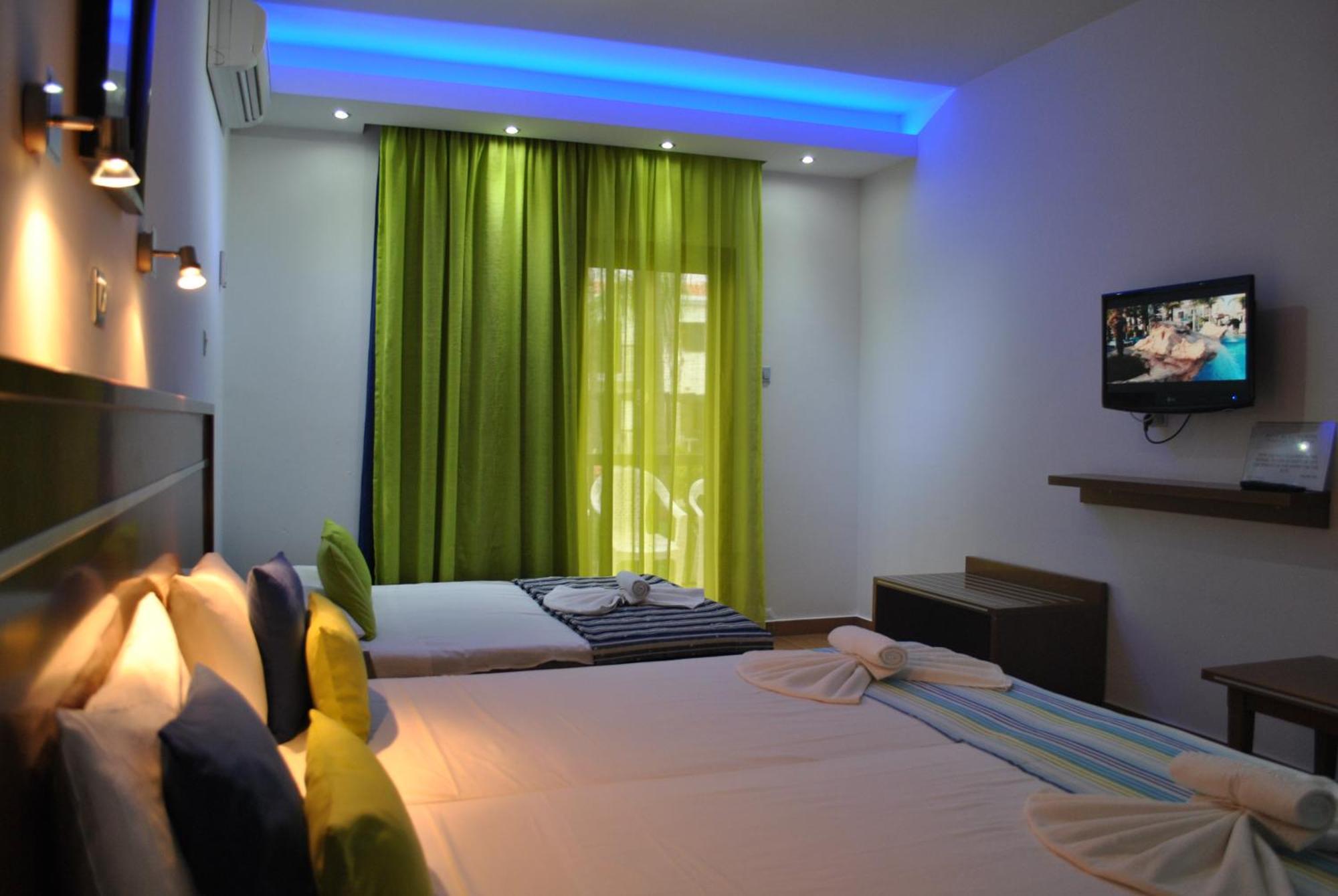 Loutsiana Deluxe Apts ไอยานาปา ภายนอก รูปภาพ