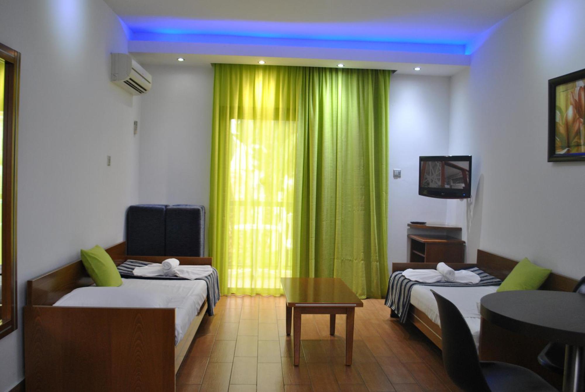 Loutsiana Deluxe Apts ไอยานาปา ภายนอก รูปภาพ