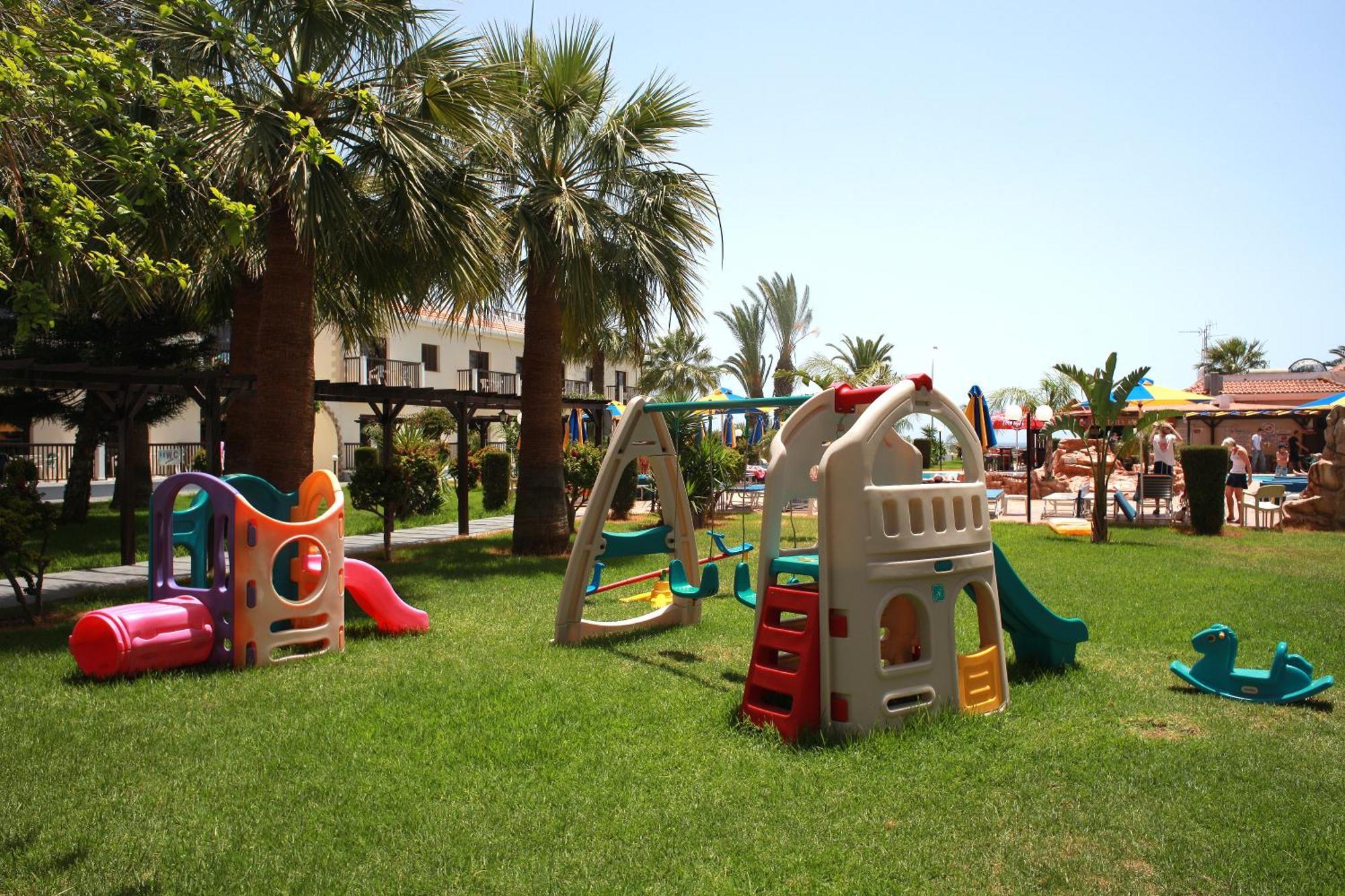 Loutsiana Deluxe Apts ไอยานาปา ภายนอก รูปภาพ