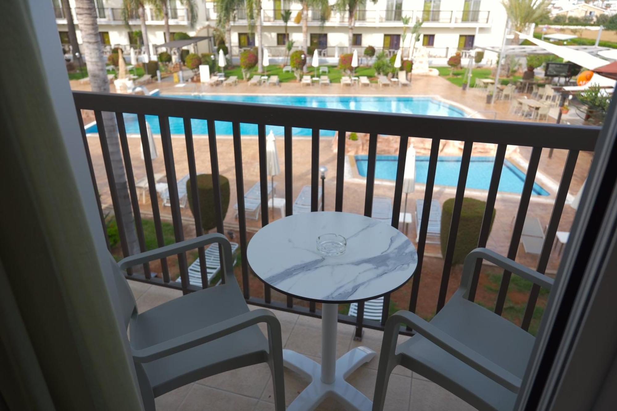 Loutsiana Deluxe Apts ไอยานาปา ห้อง รูปภาพ