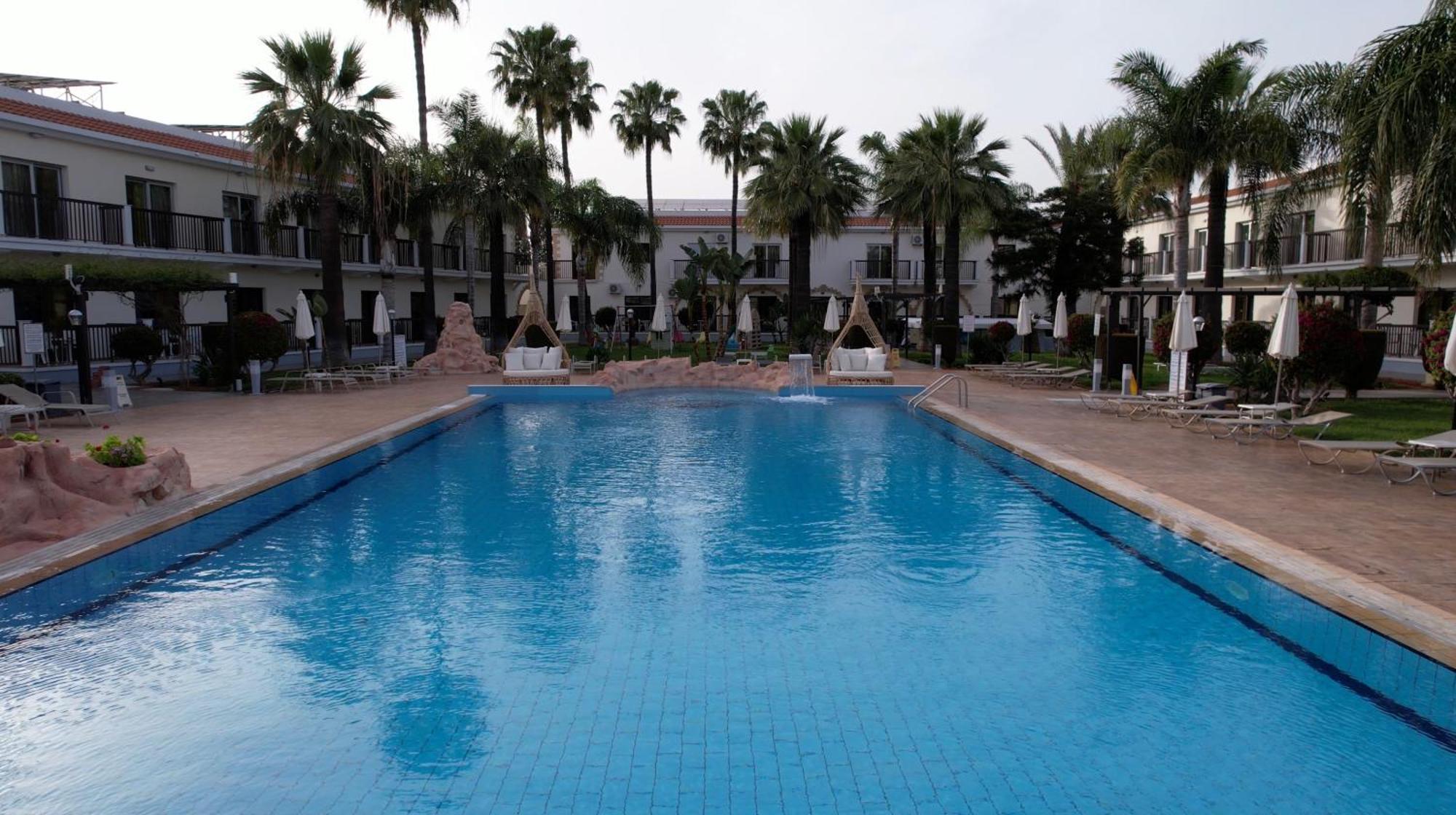 Loutsiana Deluxe Apts ไอยานาปา ภายนอก รูปภาพ