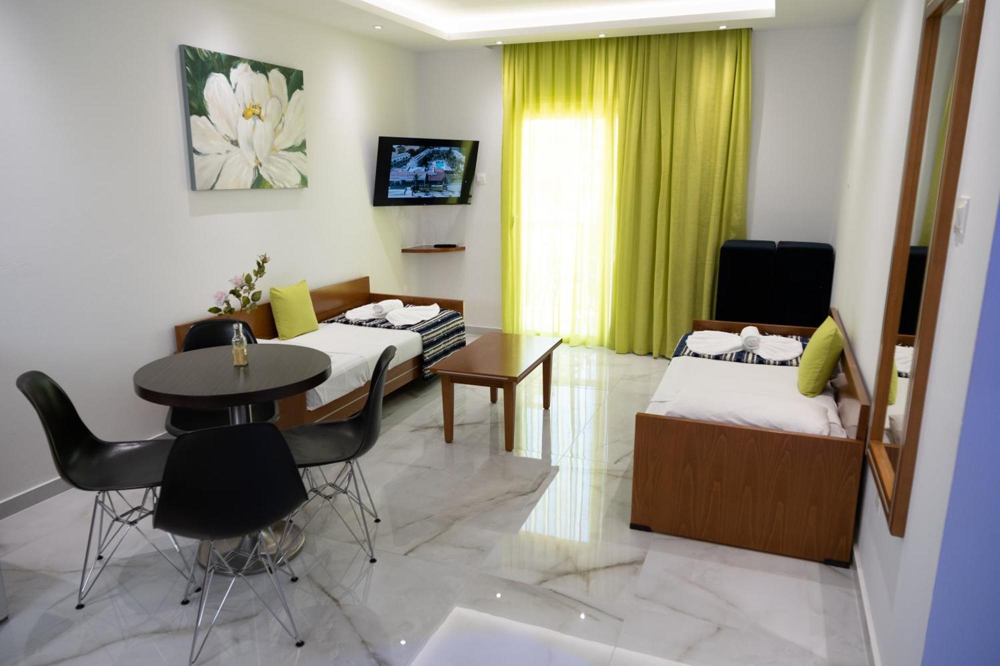 Loutsiana Deluxe Apts ไอยานาปา ภายนอก รูปภาพ