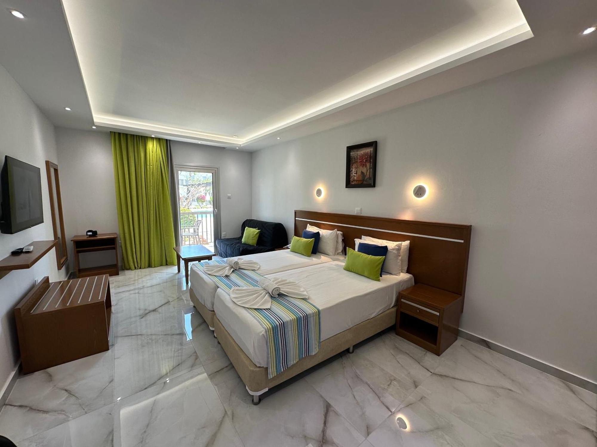 Loutsiana Deluxe Apts ไอยานาปา ภายนอก รูปภาพ