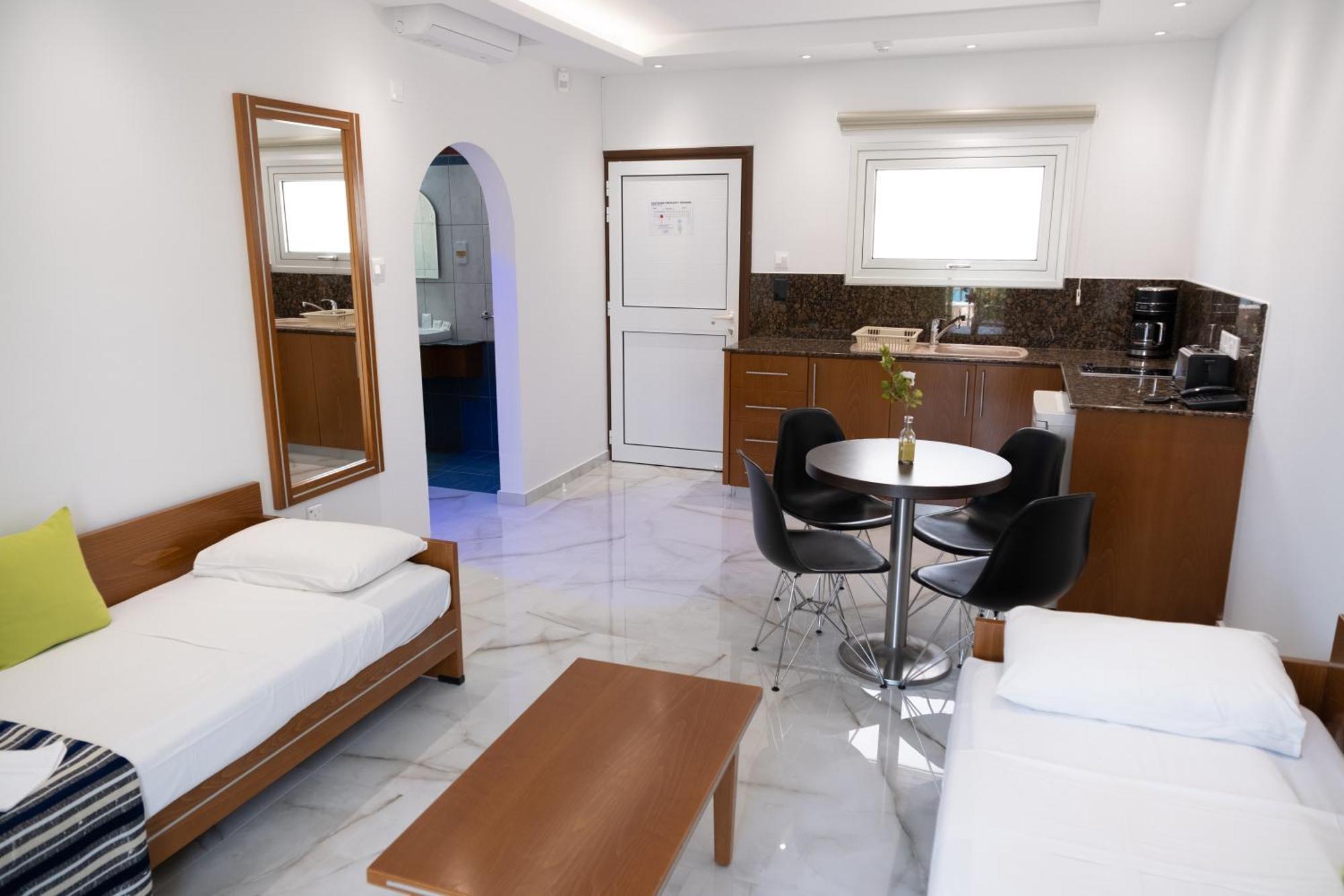 Loutsiana Deluxe Apts ไอยานาปา ภายนอก รูปภาพ